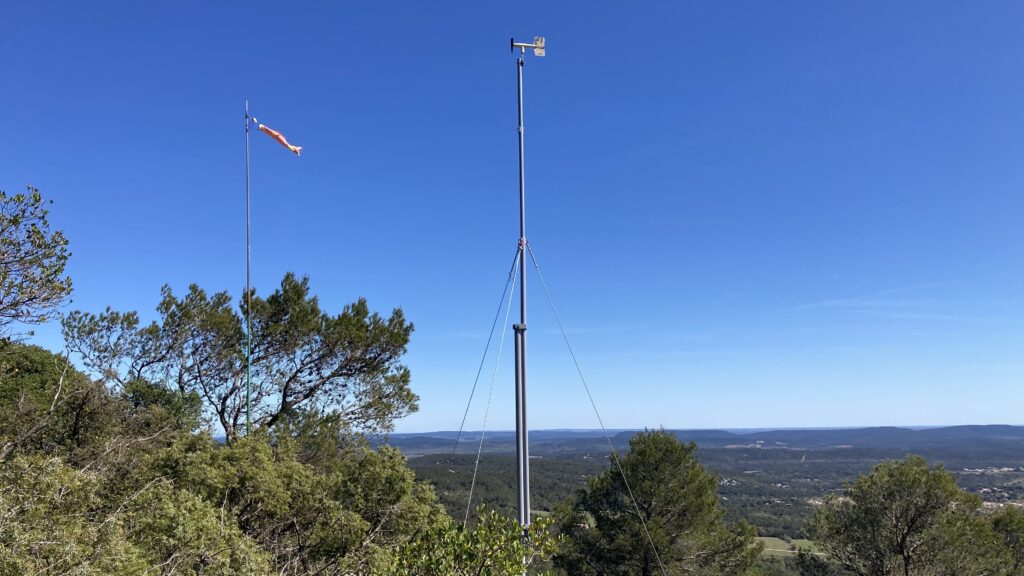 Le Pioupiou et la manche à air indiquent bien la même direction de vent